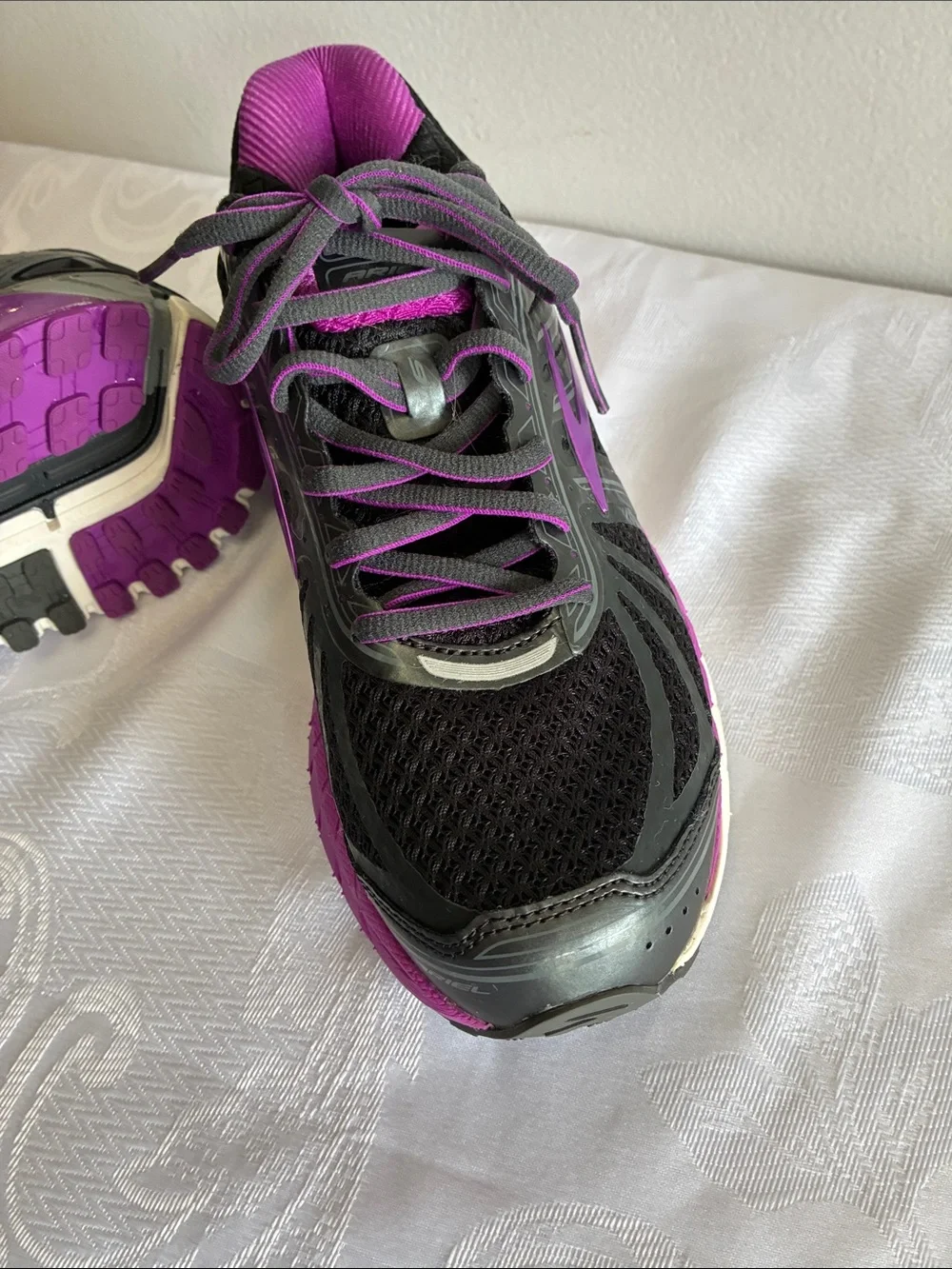 Brooks Women's Black and Purple Running Shoes Brooks Ariel